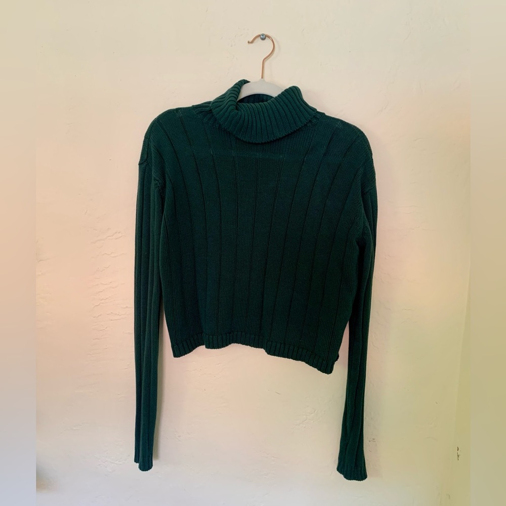 Italian turtle neck cropped ribbed sweater